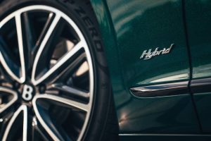 2021-Bentley-Flying-Spur-Hybrid_07