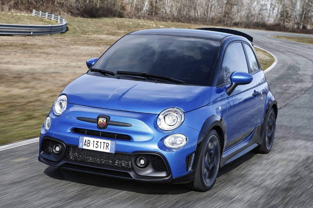 https://autogreeknews.gr/wp-content/uploads/2022/05/2022-Abarth-695-Tributo-131-Rally-21.jpg