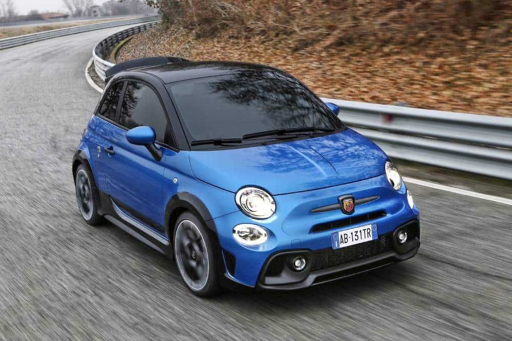 https://autogreeknews.gr/wp-content/uploads/2022/05/2022-Abarth-695-Tributo-131-Rally-22.jpg