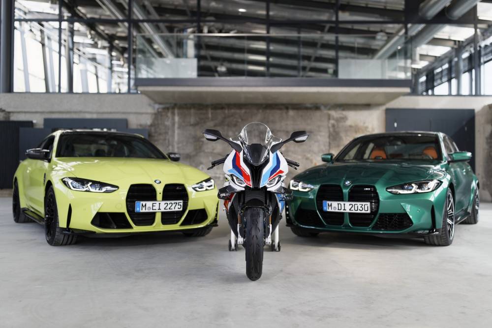 https://autogreeknews.gr/wp-content/uploads/2022/05/2022-bmw-m-1000-rr-m-division-s-spectacular-first-2.jpg