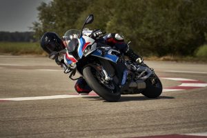 2022-bmw-m-1000-rr-m-division-s-spectacular-first- (5)
