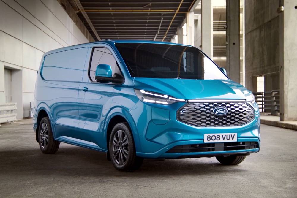 https://autogreeknews.gr/wp-content/uploads/2022/05/2023-Ford-E-Transit-Custom-1.jpg
