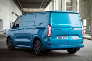 2023-Ford-E-Transit-Custom-4