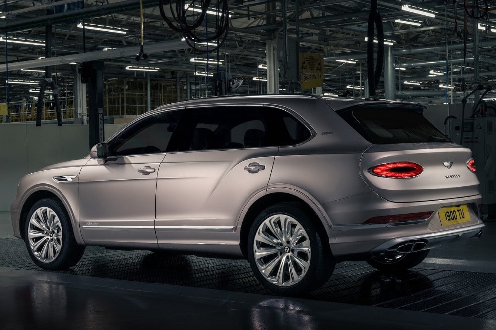 https://autogreeknews.gr/wp-content/uploads/2022/05/Bentayga-First-Edition2.jpg