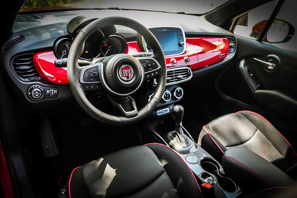 https://autogreeknews.gr/wp-content/uploads/2022/05/FIAT-500X-HYBRID-Interior.jpg