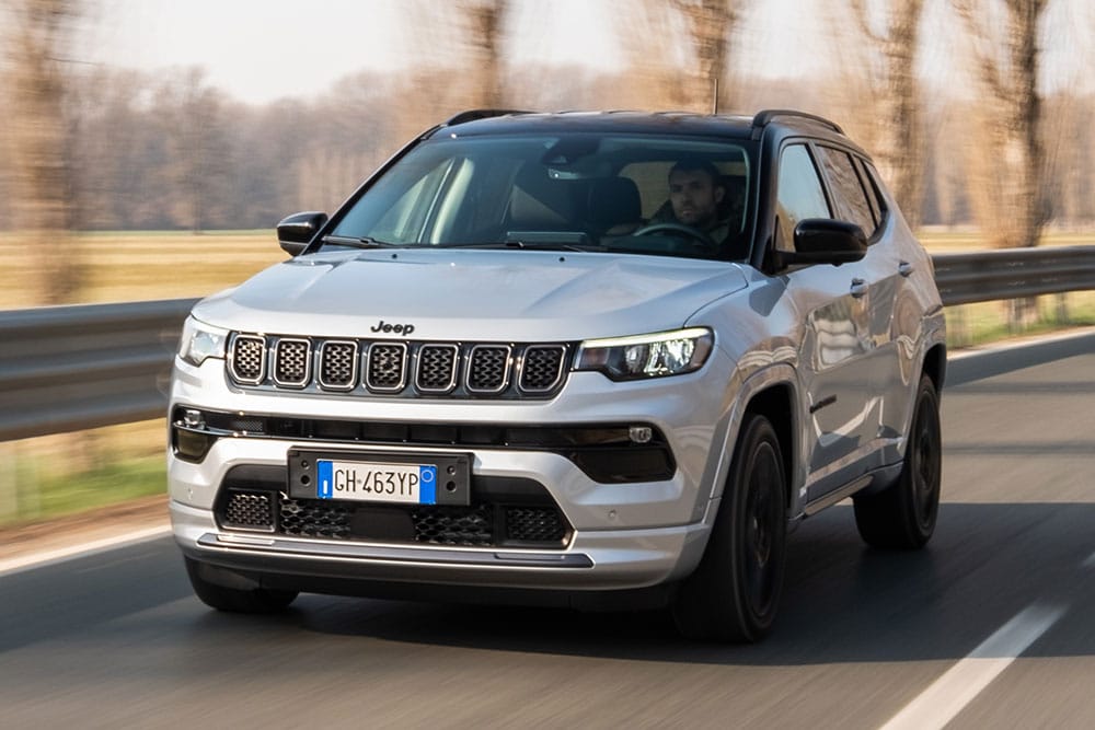 https://autogreeknews.gr/wp-content/uploads/2022/05/Jeep-Compass-e-Hybrid-10.jpg