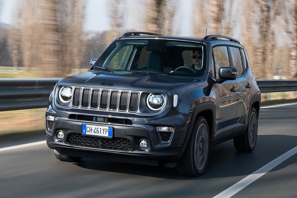 https://autogreeknews.gr/wp-content/uploads/2022/05/Jeep-Renegade-e-hybrid-1.jpg