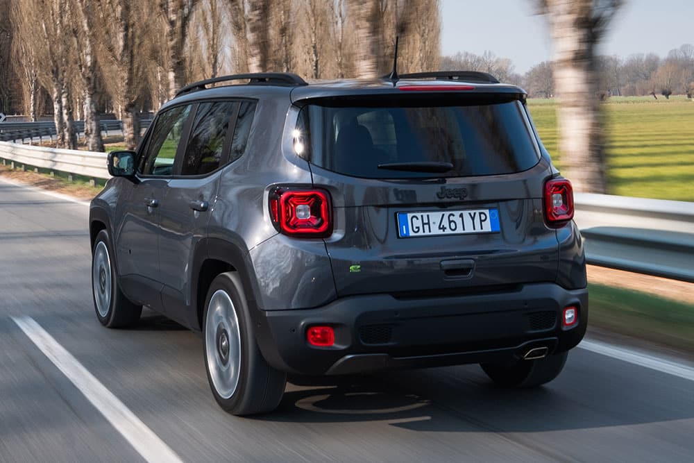 https://autogreeknews.gr/wp-content/uploads/2022/05/Jeep-Renegade-e-hybrid-5.jpg