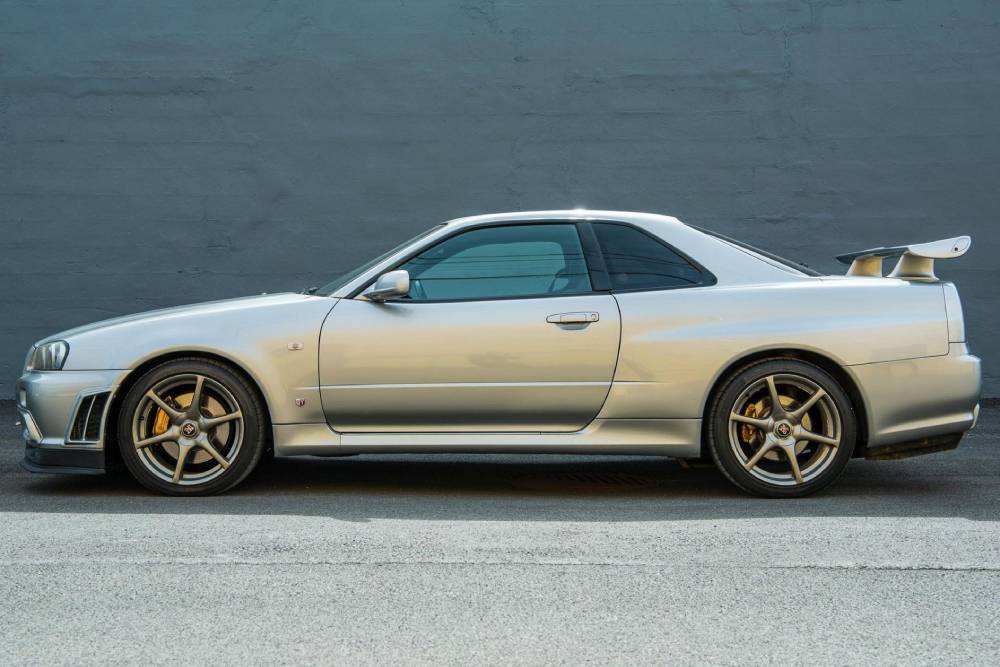https://autogreeknews.gr/wp-content/uploads/2022/05/Left-Hand-Drive-R34-Nissan-GT-R-3.jpg