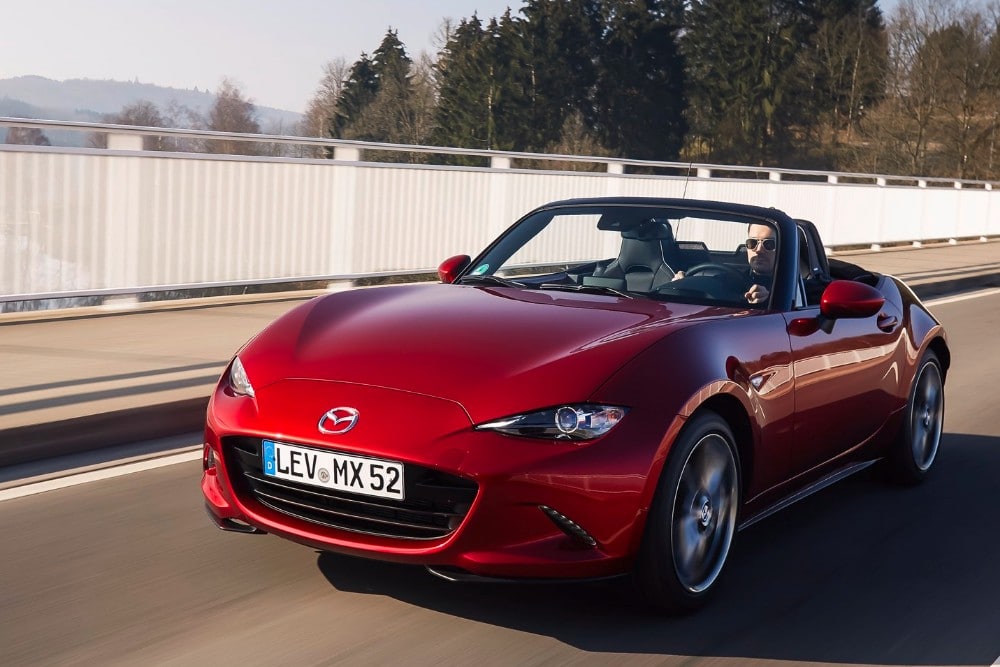 https://autogreeknews.gr/wp-content/uploads/2022/05/Mazda-MX-5-2.jpg