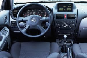 Nissan-Almera-2003-(10)