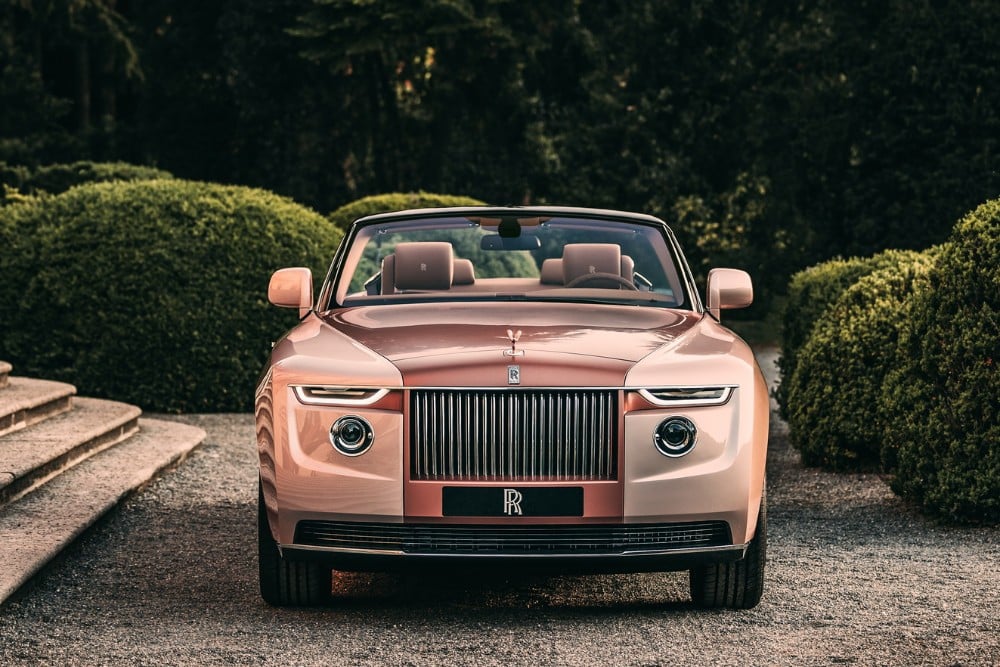 https://autogreeknews.gr/wp-content/uploads/2022/05/Rolls-RoyceBoatTail9.jpg
