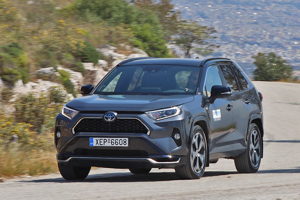 https://autogreeknews.gr/wp-content/uploads/2022/05/Toyota-RAV4-PHEV-12.jpg