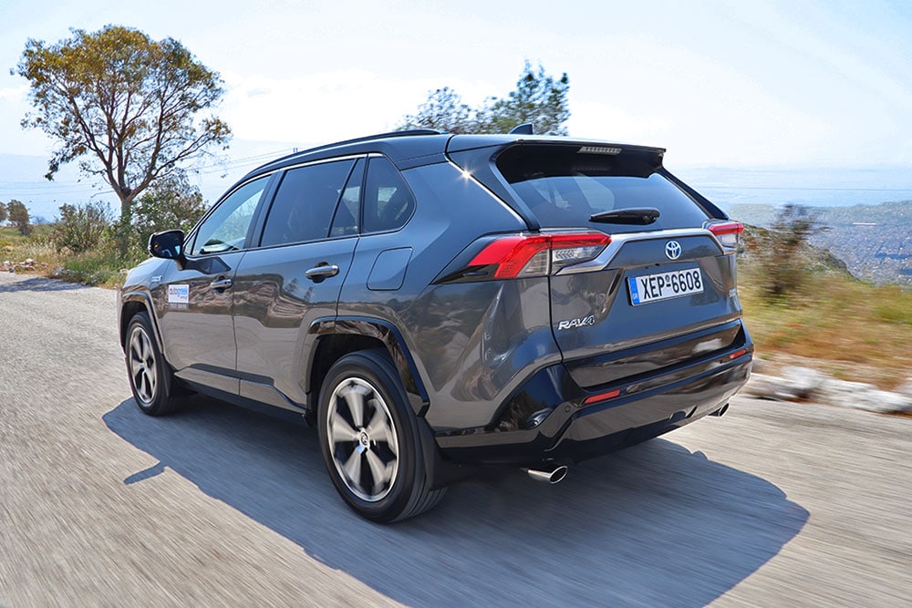 https://autogreeknews.gr/wp-content/uploads/2022/05/Toyota-RAV4-PHEV-2.jpg
