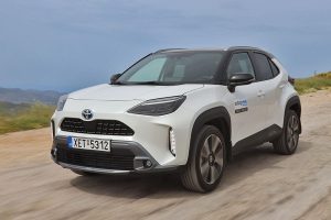 Toyota Yaris Cross Hybrid AWD (1)