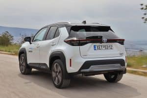 Toyota Yaris Cross Hybrid AWD (2)