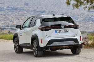 Toyota Yaris Cross Hybrid AWD (3)