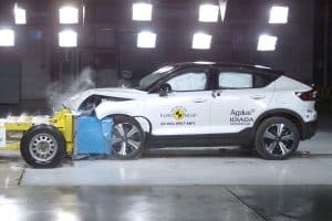 Volvo-C40-Recharge-crash-test-(1)