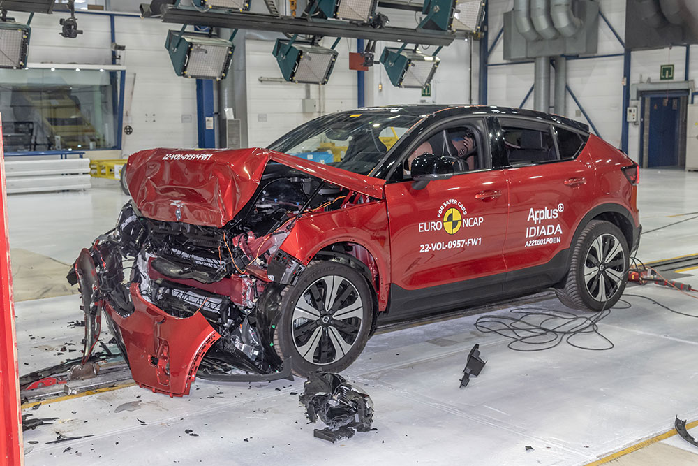 https://autogreeknews.gr/wp-content/uploads/2022/05/Volvo-C40-Recharge-crash-test-2.jpg