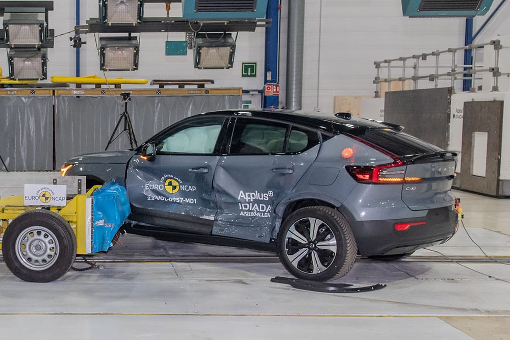 https://autogreeknews.gr/wp-content/uploads/2022/05/Volvo-C40-Recharge-crash-test-4.jpg