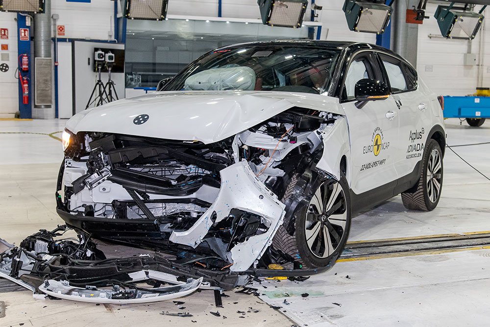 https://autogreeknews.gr/wp-content/uploads/2022/05/Volvo-C40-Recharge-crash-test-5.jpg