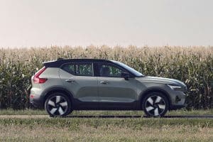 Volvo-XC40-Recharge side1