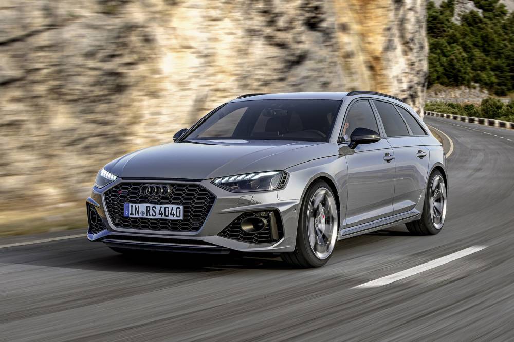 https://autogreeknews.gr/wp-content/uploads/2022/05/audi-turns-up-the-wick-on-the-2023-rs-5-stateside-17.jpg