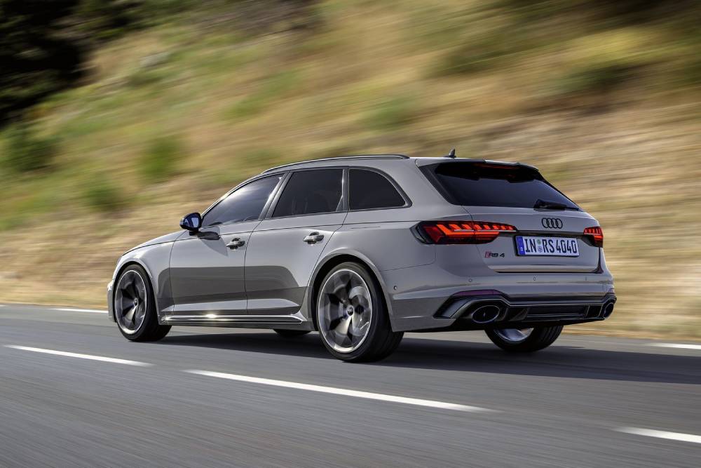 https://autogreeknews.gr/wp-content/uploads/2022/05/audi-turns-up-the-wick-on-the-2023-rs-5-stateside-18.jpg
