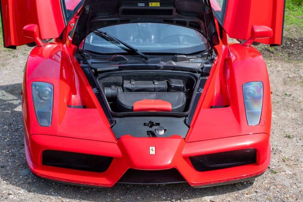https://autogreeknews.gr/wp-content/uploads/2022/05/ferrari-enzo-signed-by-schumacher-10.jpg