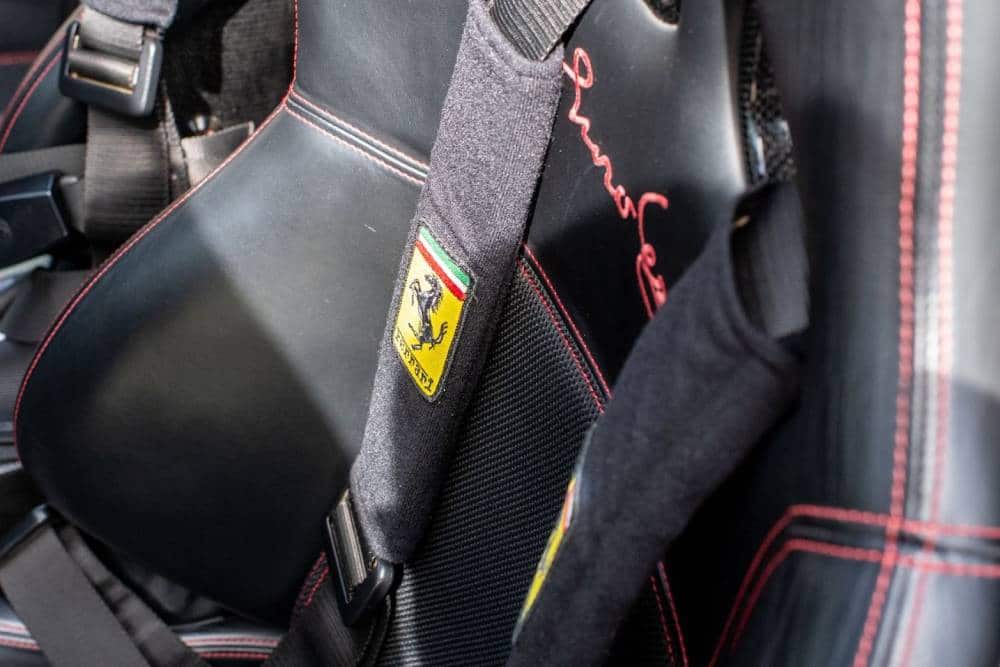 https://autogreeknews.gr/wp-content/uploads/2022/05/ferrari-enzo-signed-by-schumacher-6.jpg