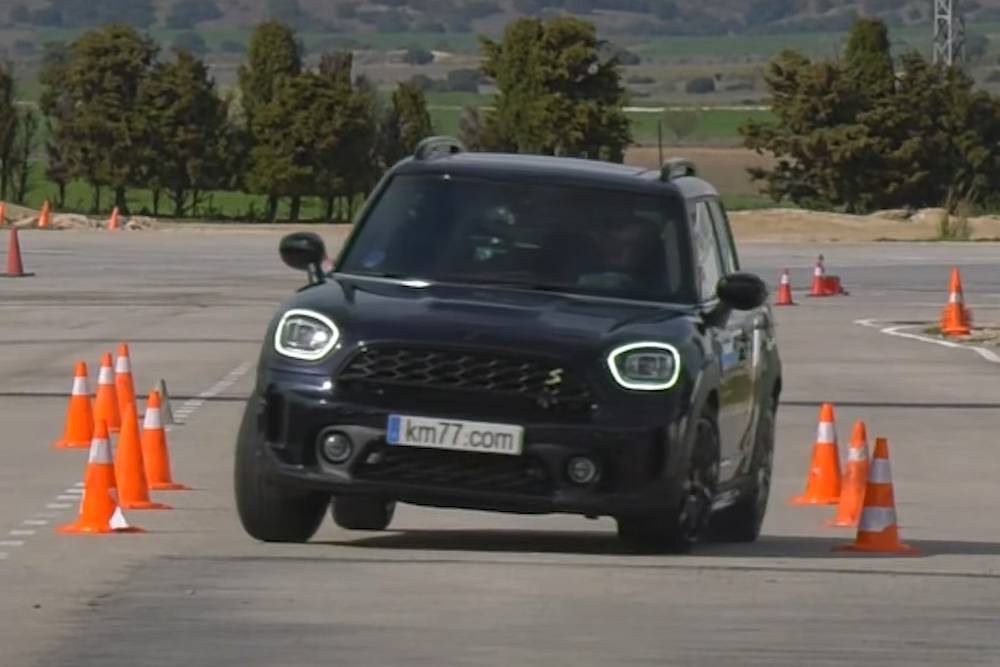 https://autogreeknews.gr/wp-content/uploads/2022/05/mini-countryman-se-moose-test.jpg
