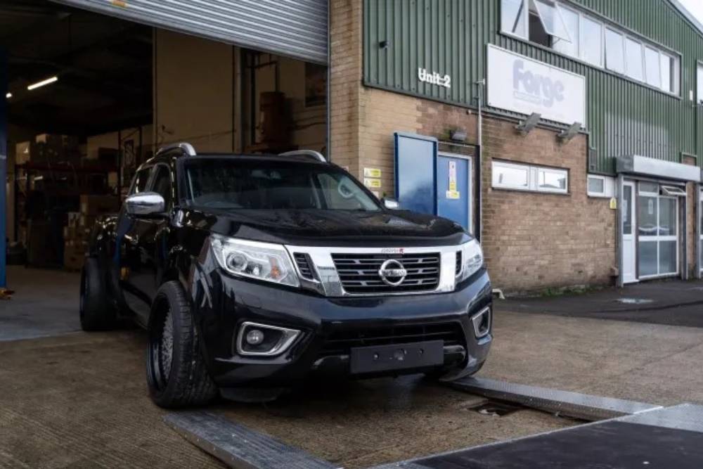 https://autogreeknews.gr/wp-content/uploads/2022/05/nissan-navara-r-03.jpg