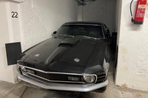 this-london-parking-space-costs-85000-you-have-to- (2)