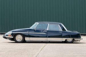 1969-Citroen-DS-21-Majesty-Saloon-2