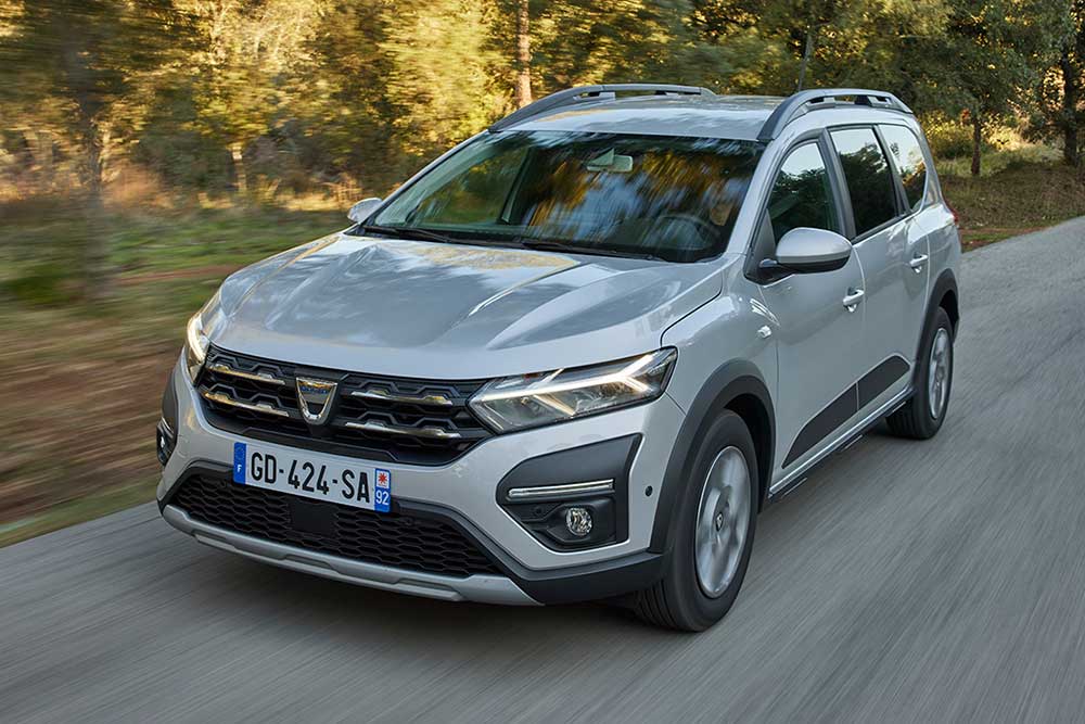 https://autogreeknews.gr/wp-content/uploads/2022/06/2022-Dacia-Jogger-1.jpg