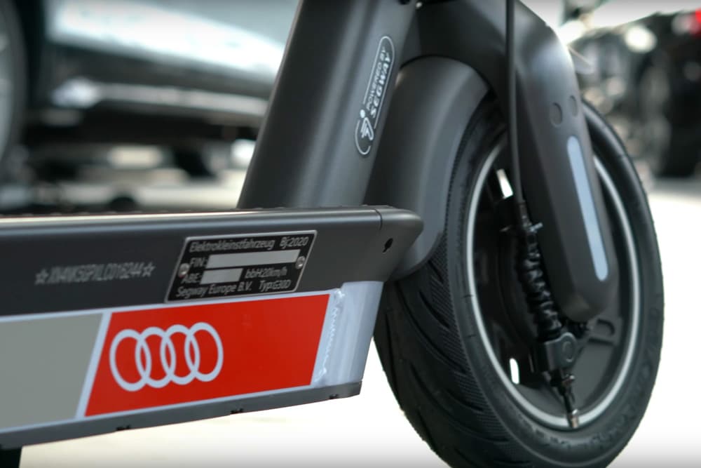 https://autogreeknews.gr/wp-content/uploads/2022/06/Audi-electric-kick-scooter_11.jpg