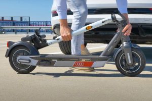 Audi-electric-kick-scooter_12