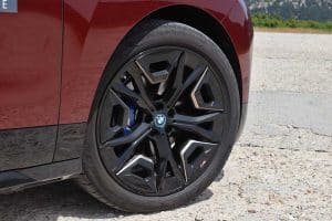 BMW-iX-M60-(20)