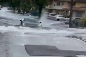 Chevrolet-Corvette-water2