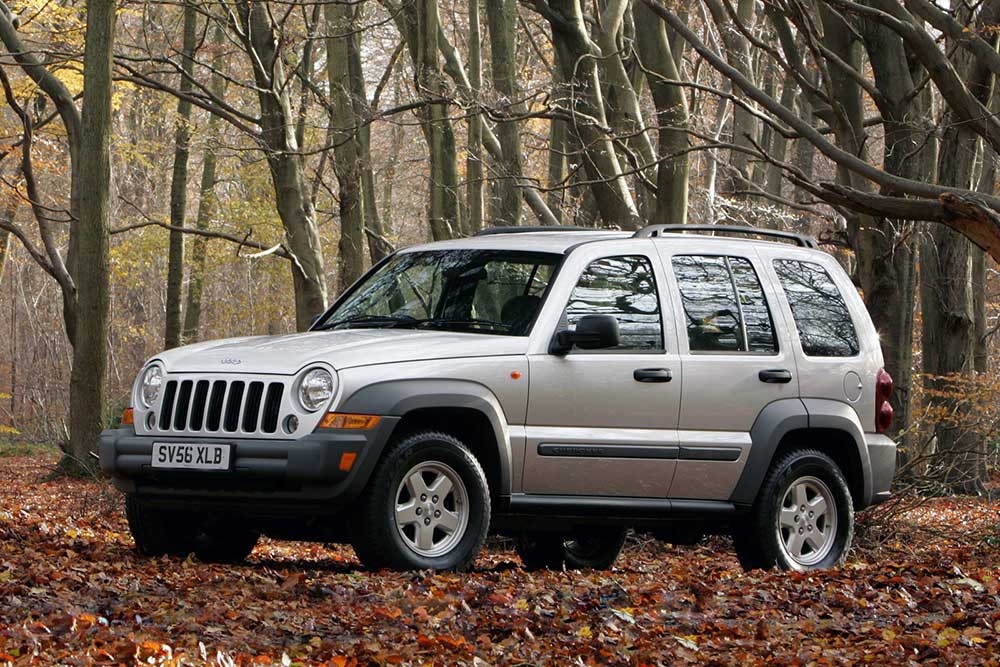 https://autogreeknews.gr/wp-content/uploads/2022/06/Jeep-Cherokee-2002-5.jpg