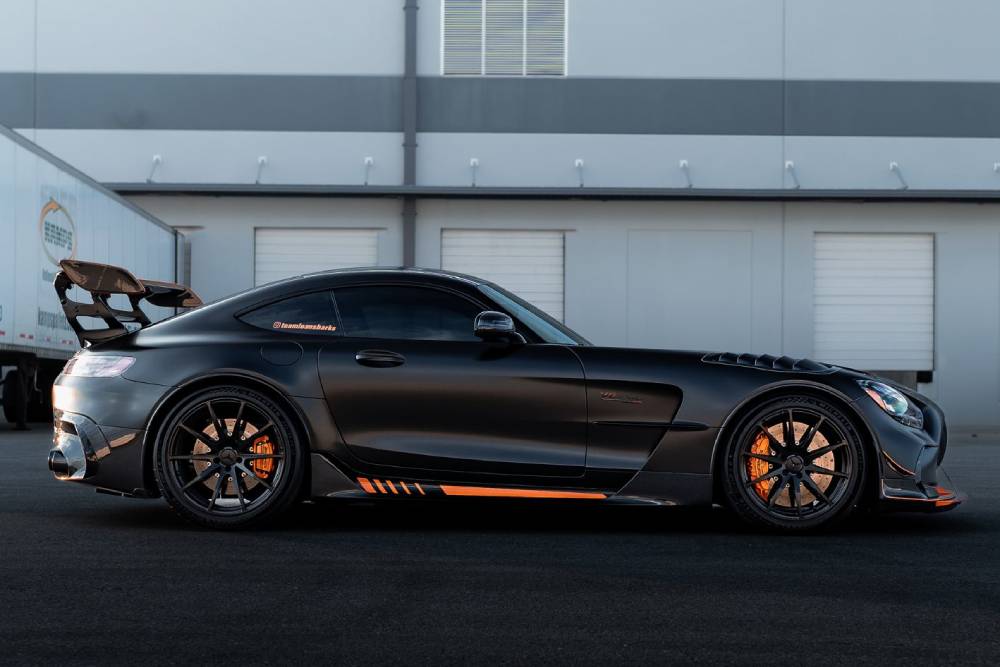 https://autogreeknews.gr/wp-content/uploads/2022/06/Mercedes-AMG-GT-Black-Series-Renntech-2.jpg