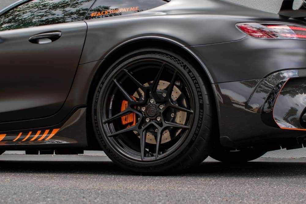 https://autogreeknews.gr/wp-content/uploads/2022/06/Mercedes-AMG-GT-Black-Series-Renntech-5.jpg