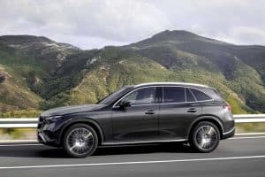Mercedes-GLC-2022-(7)