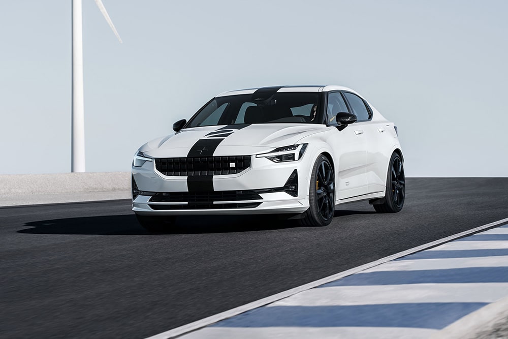 https://autogreeknews.gr/wp-content/uploads/2022/06/Polestar_2_BST_edition_27010.jpg