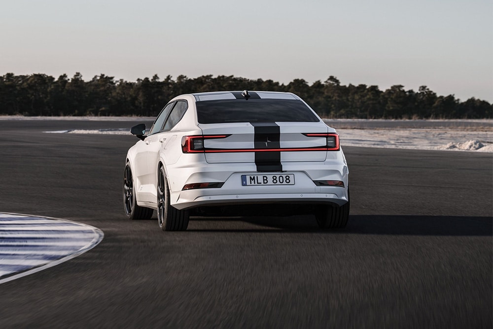 https://autogreeknews.gr/wp-content/uploads/2022/06/Polestar_2_BST_edition_2708.jpg