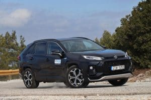 Suzuki Across Plug-in Hybrid (38)