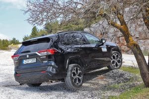 Suzuki Across Plug-in Hybrid (43)