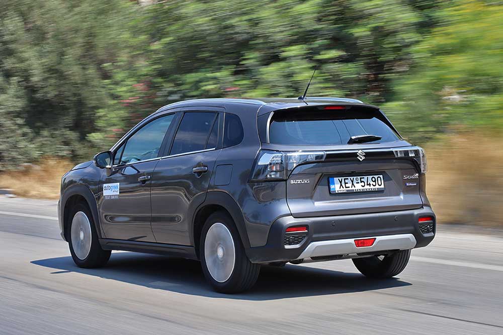 https://autogreeknews.gr/wp-content/uploads/2022/06/Suzuki-S-Cross-2WD-2022-25.jpg