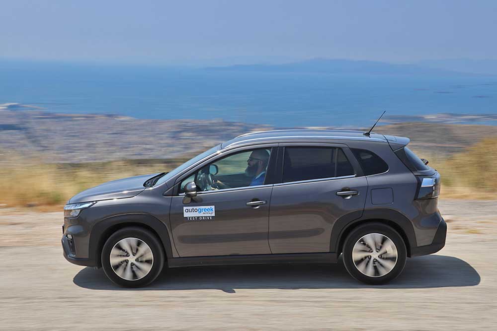 https://autogreeknews.gr/wp-content/uploads/2022/06/Suzuki-S-Cross-2WD-2022-4.jpg
