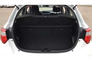 Toyota-Yaris-Hybrid-2018-(6)